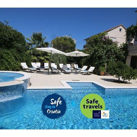 Villa Renipol Adults Only Sutivan Eksteriør bilde