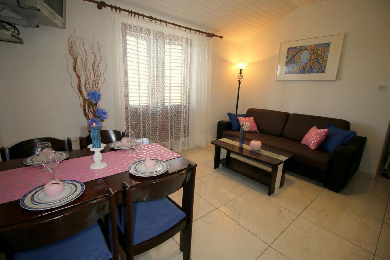 Villa Renipol Adults Only Sutivan Eksteriør bilde