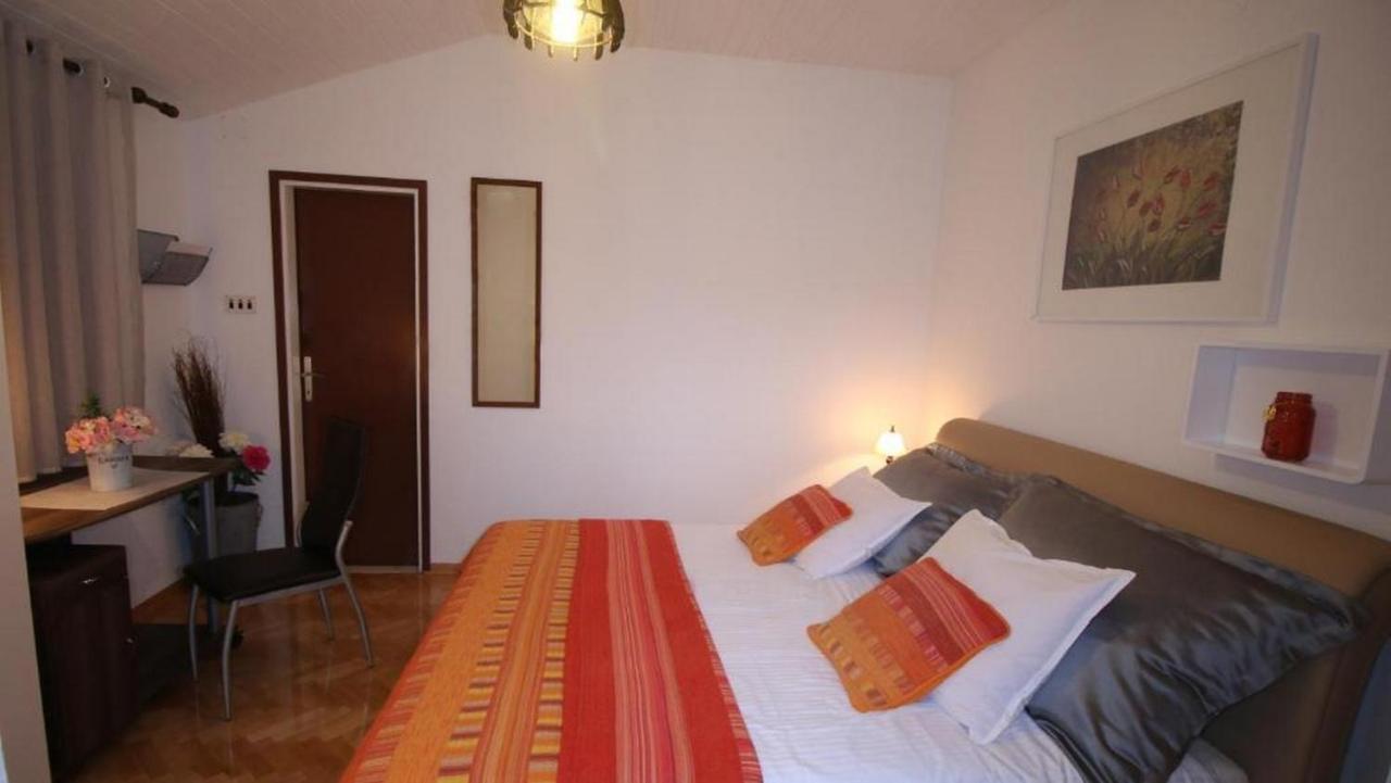 Villa Renipol Adults Only Sutivan Eksteriør bilde