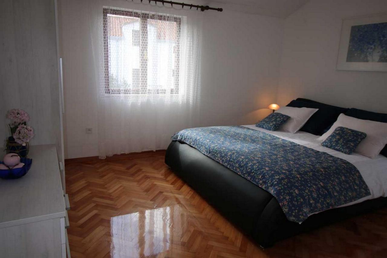 Villa Renipol Adults Only Sutivan Eksteriør bilde