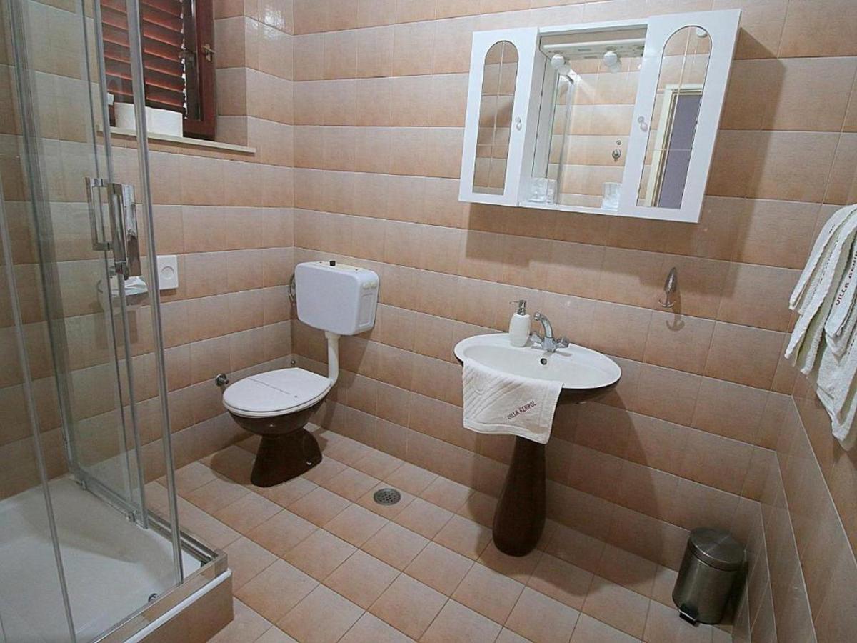 Villa Renipol Adults Only Sutivan Eksteriør bilde