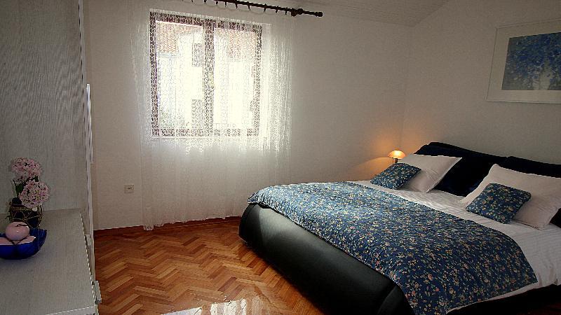 Villa Renipol Adults Only Sutivan Eksteriør bilde