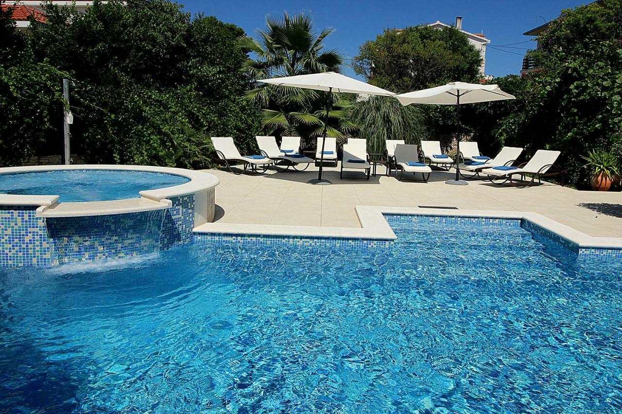 Villa Renipol Adults Only Sutivan Eksteriør bilde
